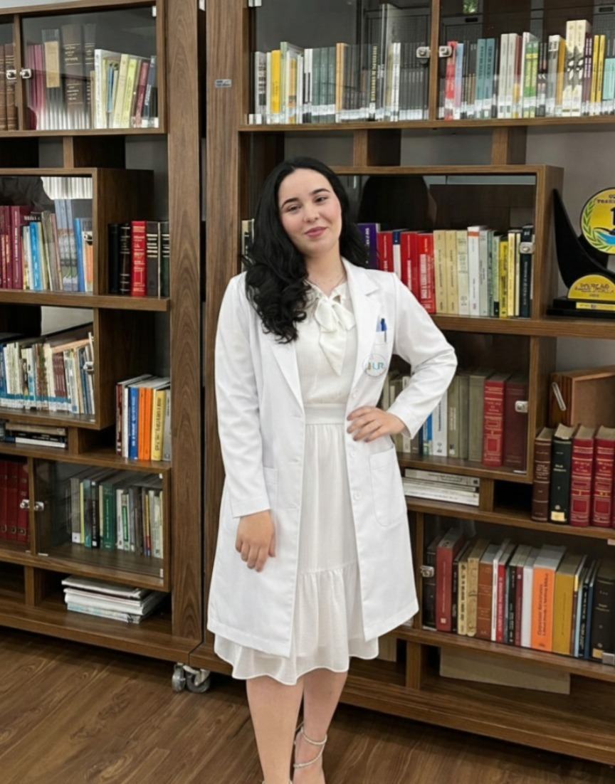 Renata Santos Desplanches